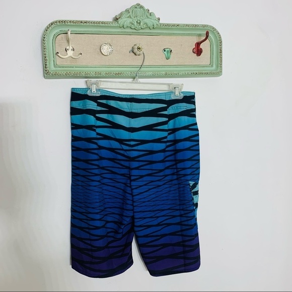 Hang ten blue purple ombre abstract striping swim trunks 34 medium - Picture 7 of 7